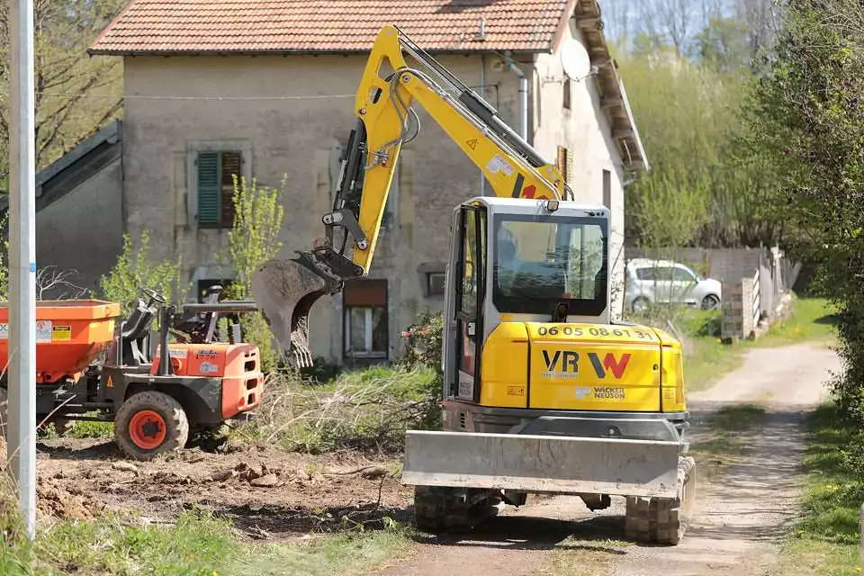 Travaux de terrassement à Fougerolles-Saint-Valbert : l’étape cruciale pour votre projet